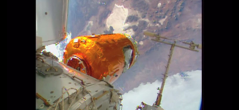 Suntory Spirits Docking in Space 2