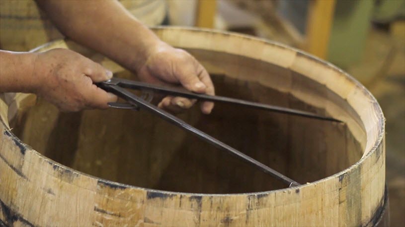 Barrel Making - Measuring the Croze for the Head