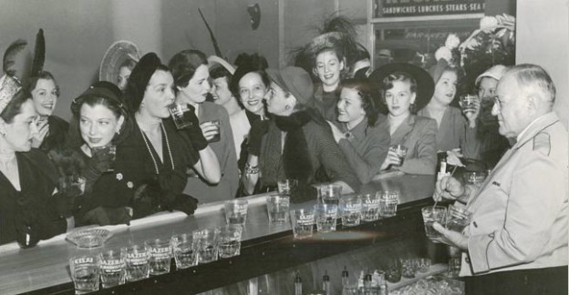 Ladies Night at the Sazerac Bar in the Roosevelt Hotel, New Orleans in the 1950s. The Hotel Later Became The Fairmont Sazerac
