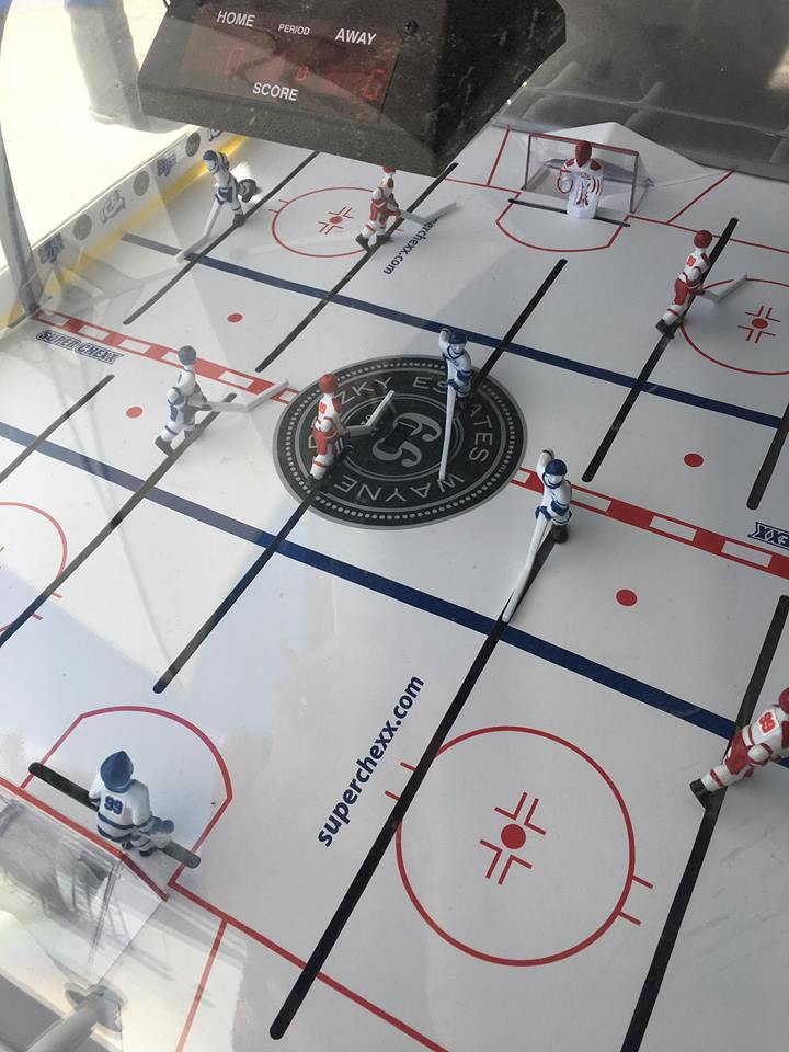 Wayne Gretzky Estates Winery & Distillery - Wayne Gretzky No. 99 Hockey Table