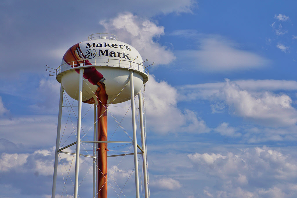 Worlds largest Whiskey bottle water tower in Louisville, Kentucky, USA  Stock Photo - Alamy