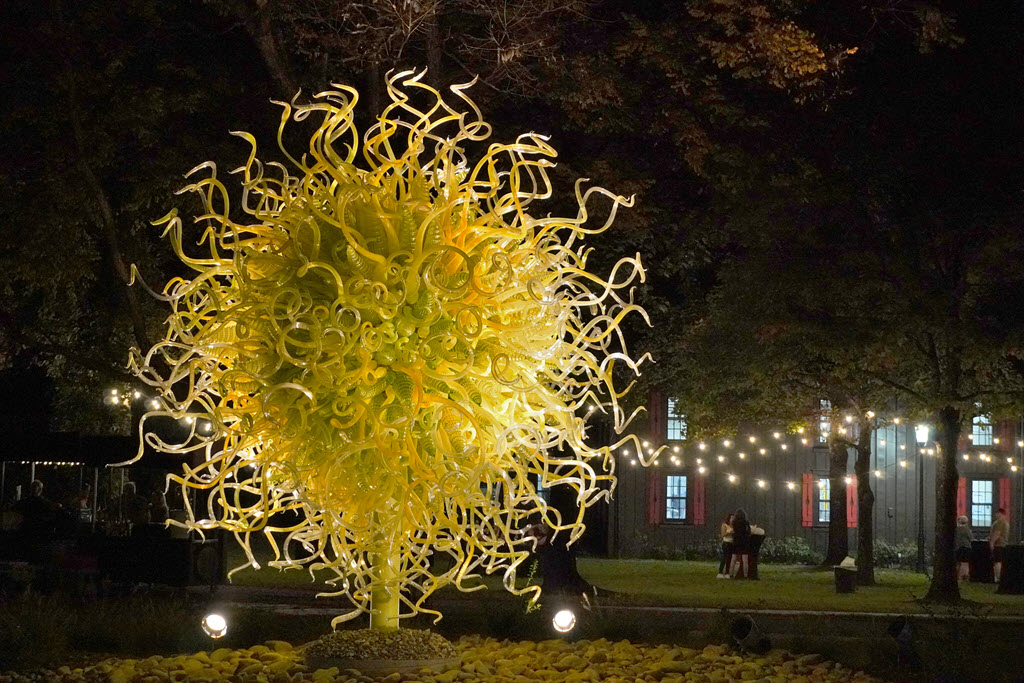 Maker's Mark Distillery - 2025 Chihuly Exhibit, 4 Sol Del Citron in the Night